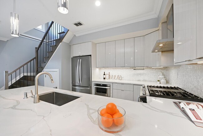 118 Irving St in Jersey City, NJ - Building Photo - Building Photo