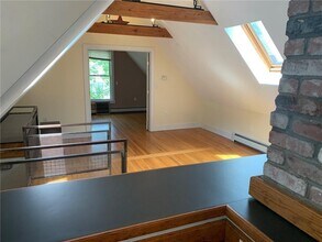 27 Young St in Newport, RI - Building Photo - Building Photo