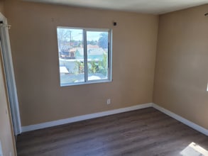 1334 E 43rd St in Los Angeles, CA - Building Photo - Building Photo