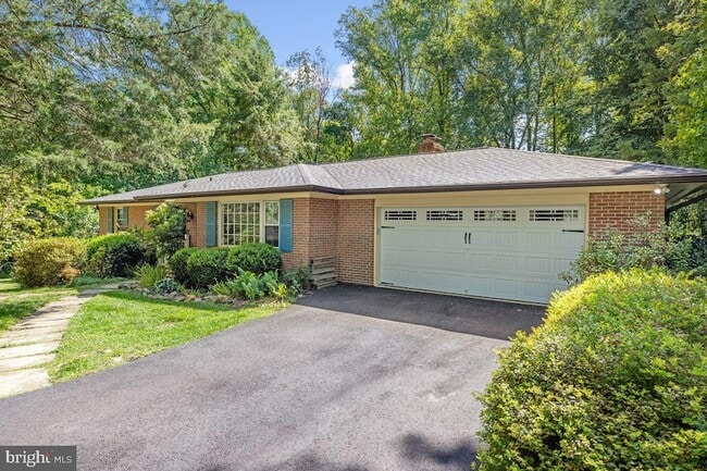 39225 Foxhill Rd in Leesburg, VA - Building Photo - Building Photo
