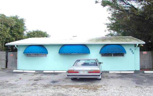 932 NE 16th Ave in Fort Lauderdale, FL - Foto de edificio - Building Photo