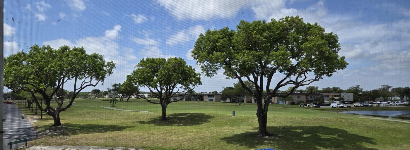 752 Normandy Trail in Delray Beach, FL - Building Photo