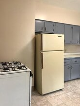5833 Curry Rd in Pittsburgh, PA - Building Photo - Building Photo