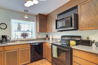 419 122nd St SW in Everett, WA - Foto de edificio - Building Photo