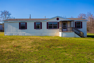 141 County Rd 4357 in Mount Pleasant, TX - Building Photo - Building Photo