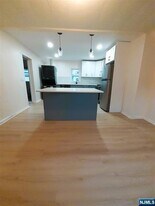 213 Elm Ave in Teaneck, NJ - Building Photo