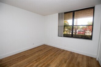 7200 NW 1st St in Plantation, FL - Building Photo - Building Photo