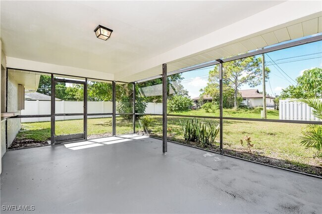 202 NE 9th Pl