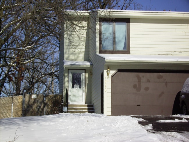 15320 Trillium Cir in Eden Prairie, MN - Building Photo - Building Photo
