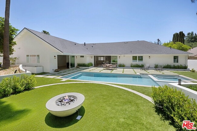 4405 Estrondo Dr in Los Angeles, CA - Building Photo - Building Photo