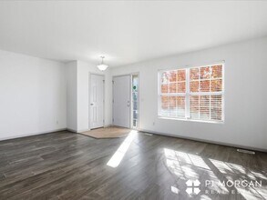 19378 V St in Omaha, NE - Building Photo - Building Photo