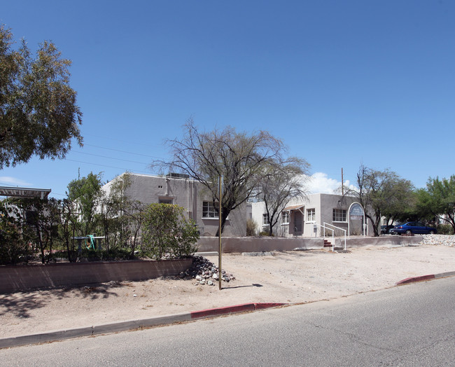 Rosemarie's Court in Tucson, AZ - Building Photo - Building Photo