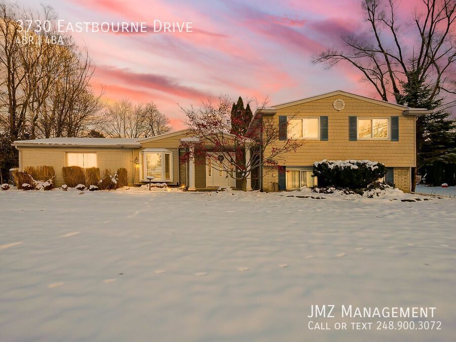 3730 Eastbourne Dr in Troy, MI - Building Photo