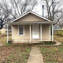 429 E Bridge St in Mulvane, KS - Building Photo