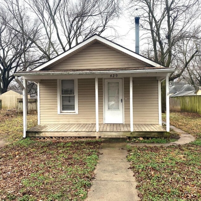 property at 429 E Bridge St