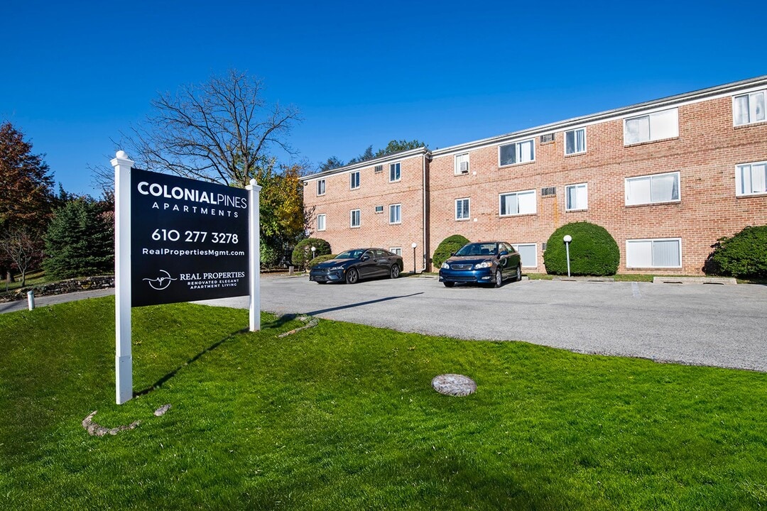 Colonial Pines Apartments in Norristown, PA - Foto de edificio