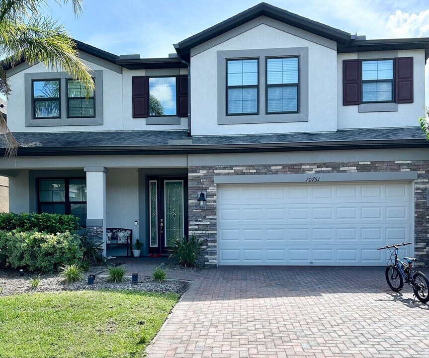 10751 Pleasant Knoll Dr in Tampa, FL - Building Photo