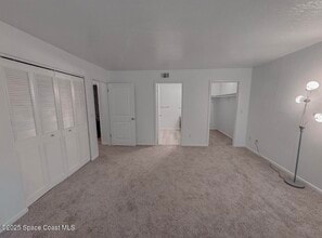 2130 Forest Knoll Dr NE in Palm Bay, FL - Foto de edificio - Building Photo