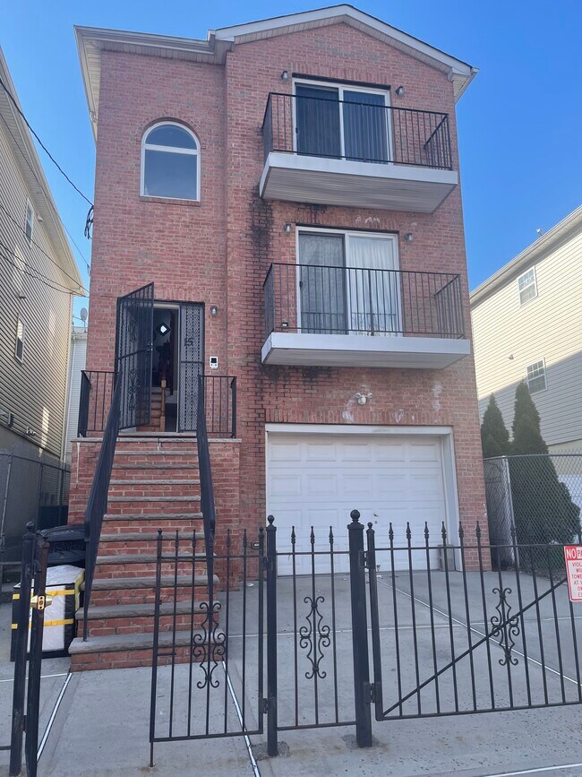 15 Vine St Apartments and Nearby Newark Apartments For Rent Newark, NJ