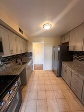 6001 Arlington Blvd, Unit 501 in Falls Church, VA - Foto de edificio - Building Photo