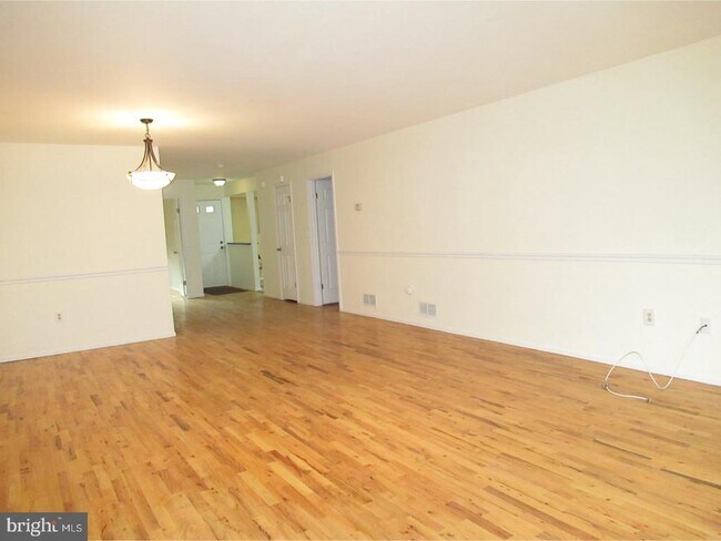 30 Adele Ct in Trenton, NJ - Building Photo - Building Photo