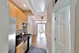 279 E 10th St, Unit 16 in New York, NY - Building Photo - Building Photo