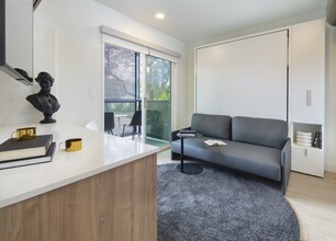 Cypress Co-Living in Los Angeles, CA - Foto de edificio - Building Photo