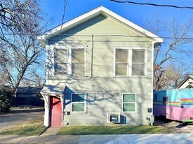 1006 Gregg St in Denton, TX - Building Photo