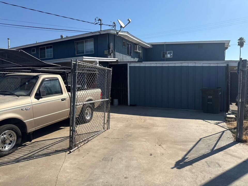 343 Rio Grande Ave, Unit A in Modesto, CA - Foto de edificio