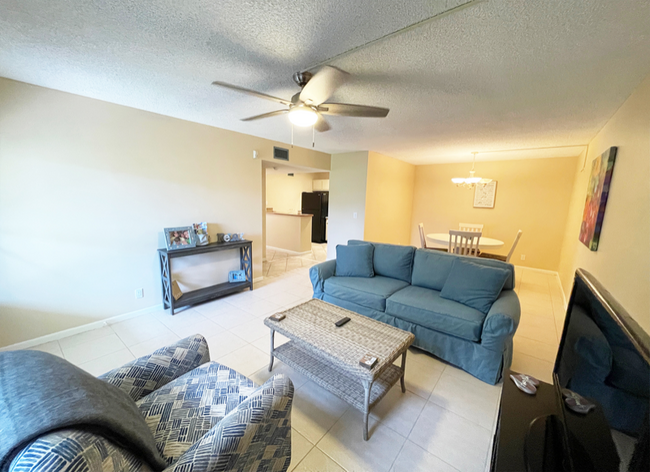 6467 Chasewood Dr-Unit -Apt C in Jupiter, FL - Foto de edificio - Building Photo