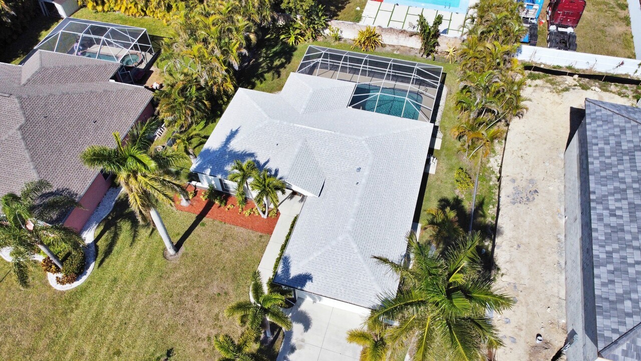 2215 SE 9th Terrace in Cape Coral, FL - Building Photo