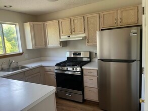 80 Country Ln in Vernon, CT - Building Photo - Building Photo