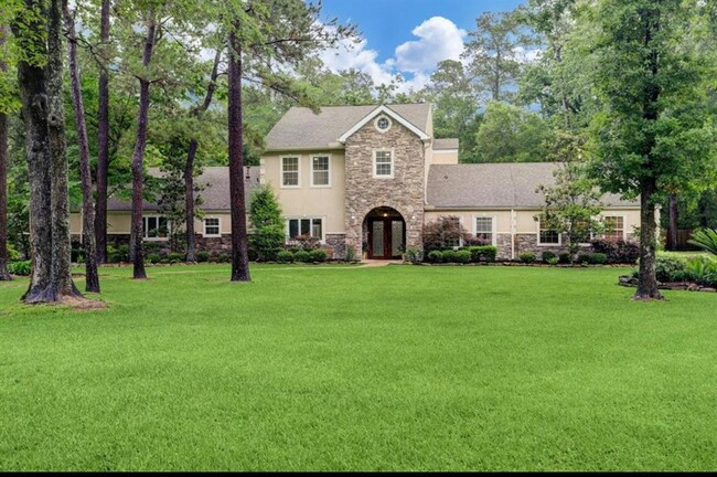 property at 2502 Lake Gardens Ct