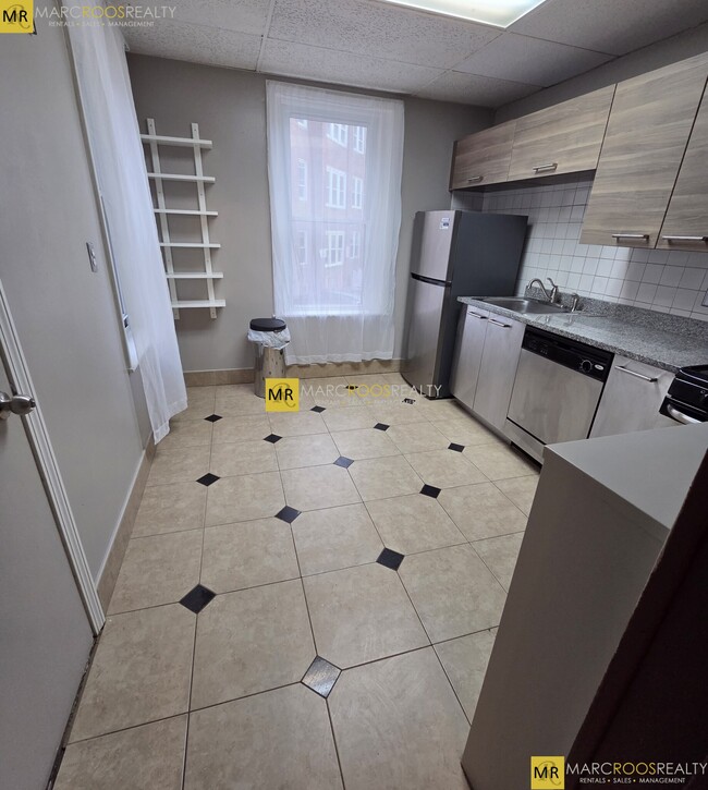 1710 Commonwealth Ave, Unit 1 in Boston, MA - Building Photo - Building Photo