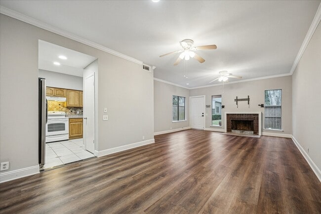 property at 1615 Prairie Mark Ln