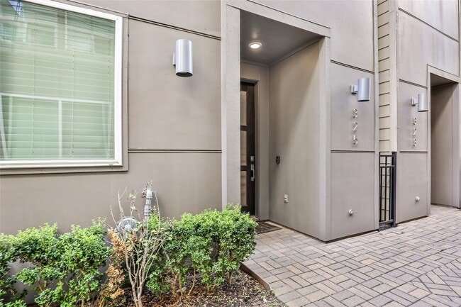 325 Eado Park Cir in Houston, TX - Building Photo - Building Photo