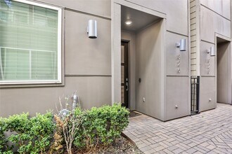 325 Eado Park Cir in Houston, TX - Building Photo - Building Photo