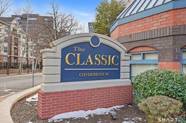 25 Forest St in Stamford, CT - Building Photo - Building Photo