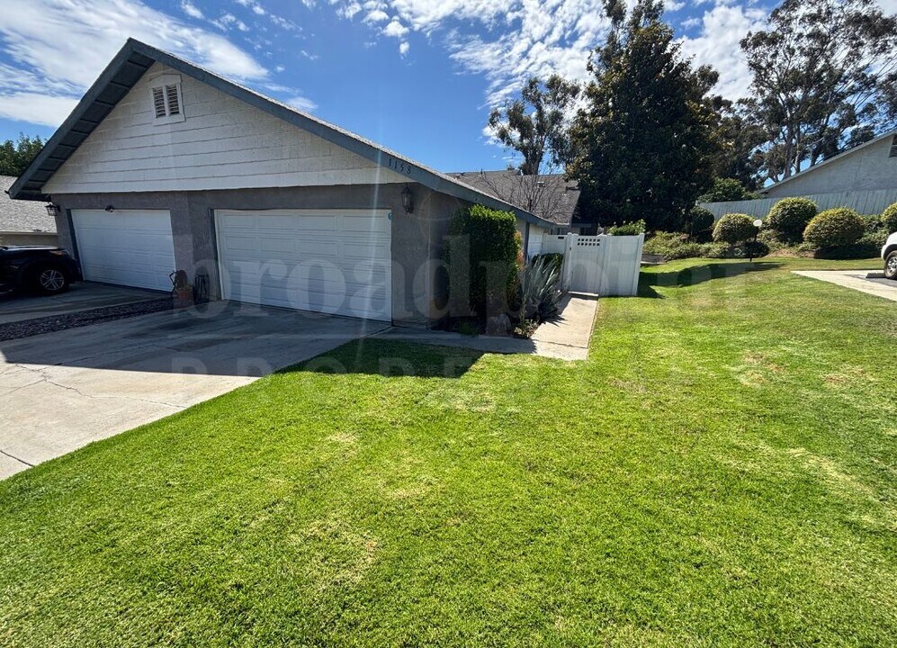 1158 Corral Glen in Escondido, CA - Building Photo