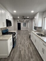 9420 Olive St in Bellflower, CA - Building Photo