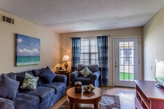 Grahamwood Place in Memphis, TN - Foto de edificio - Interior Photo
