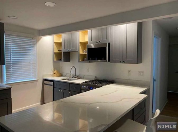 188 Tichenor Ave-Unit -1st floo in South Orange, NJ - Foto de edificio