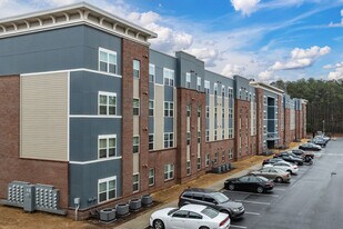 Reserve at Hollywood in Atlanta, GA - Building Photo