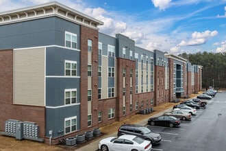 Reserve at Hollywood in Atlanta, GA - Foto de edificio - Building Photo