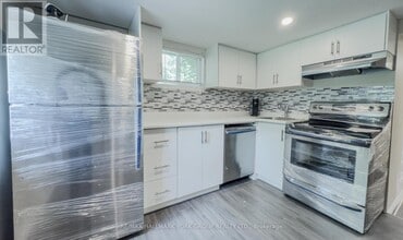 6072 Hillsdale Dr in Whitchurch-Stouffville, ON - Building Photo - Building Photo