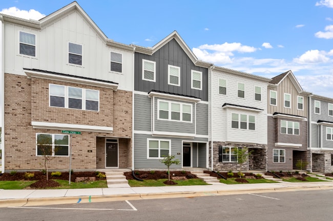 703 Lucky Clover Wy in Fuquay Varina, NC - Building Photo - Building Photo