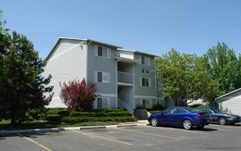 Towne Square Apartments in Boise, ID - Foto de edificio - Building Photo