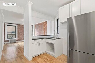 266 Elizabeth St in New York, NY - Building Photo - Building Photo