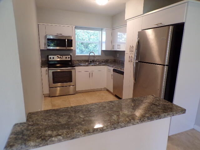 2210 NE 36th St in Lighthouse Point, FL - Building Photo - Building Photo