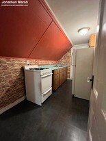 38 Tuttle St Apartments